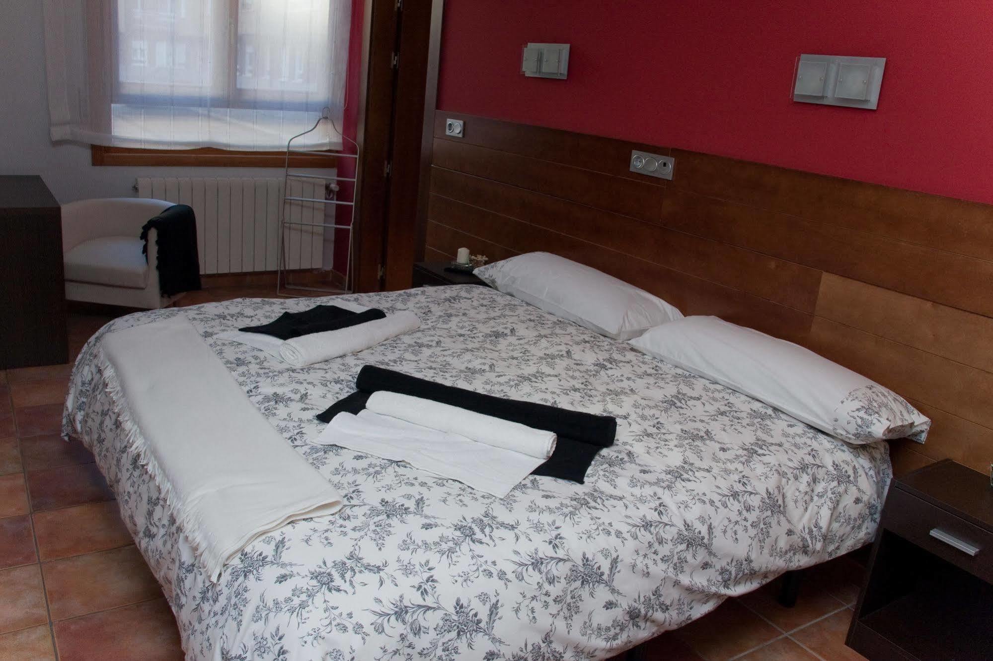 Hotel Cuentame Бургос Экстерьер фото